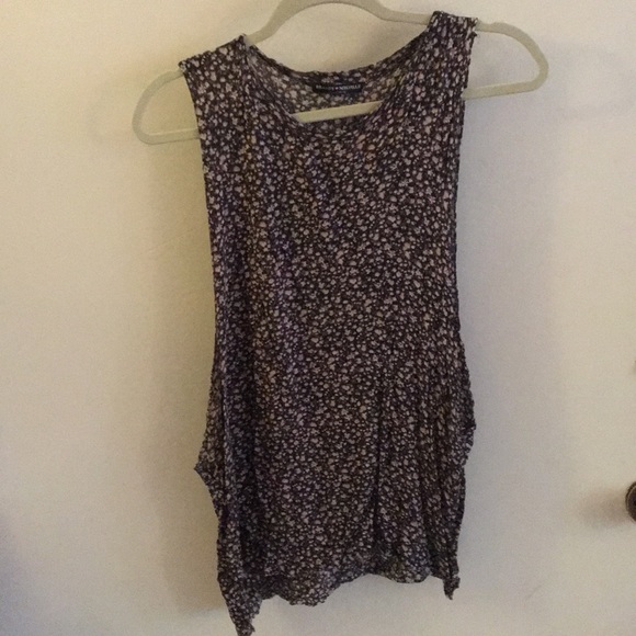 Floral tank - Picture 1 of 3